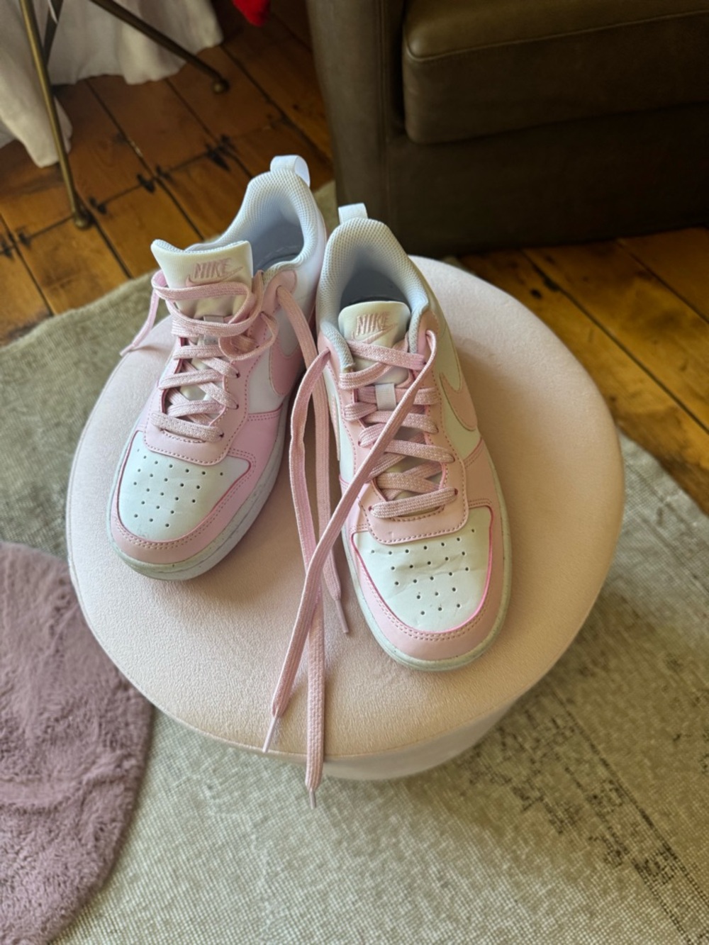 Nike Kids Pink & White Low-Top Sneakers — Youth size 5 Athletic Shoes